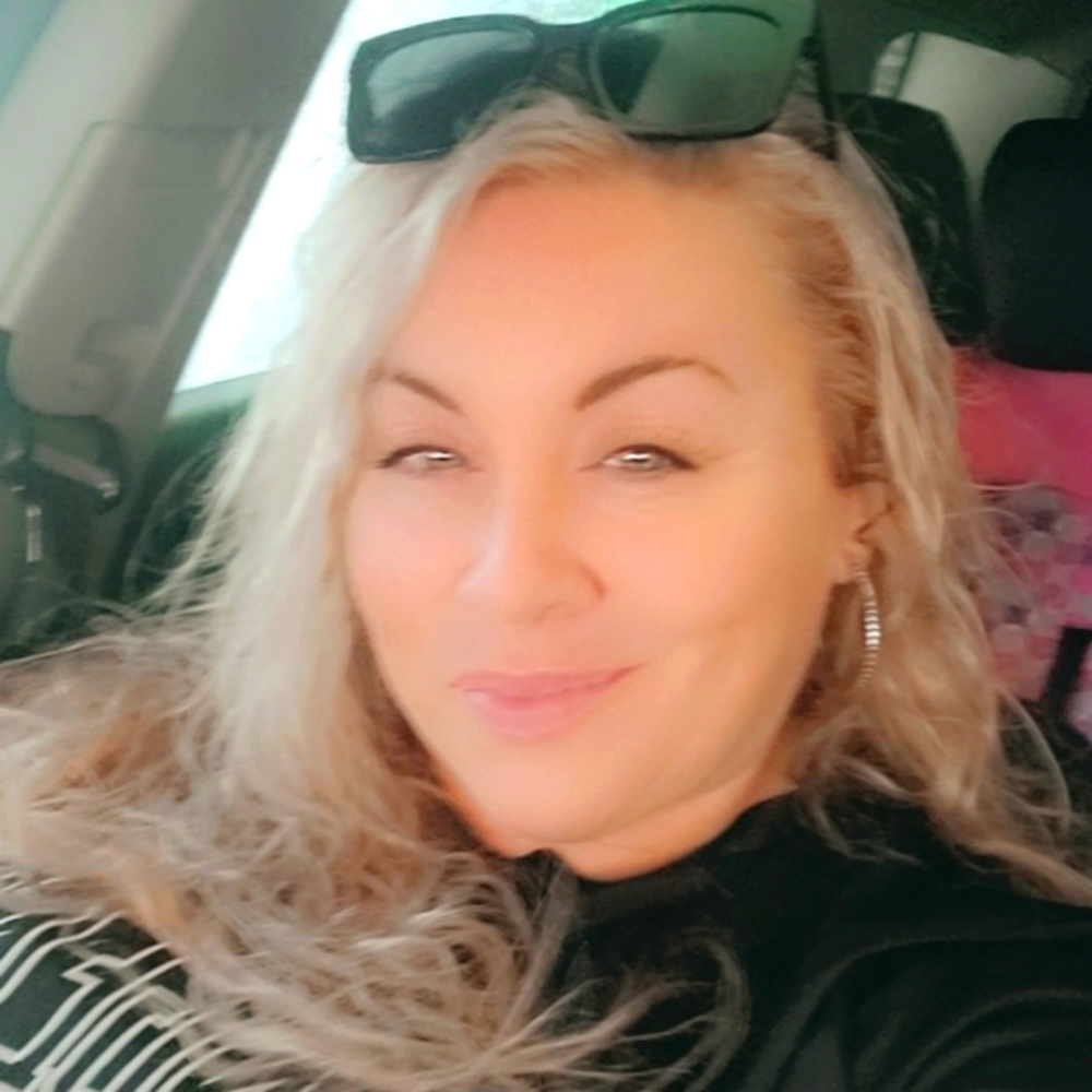 Meet your Posher, Crystal